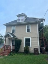 633 S Center St in Grove City, PA - Building Photo