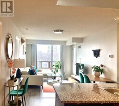 68 Grangeway Ave in Toronto, ON - Building Photo - Building Photo