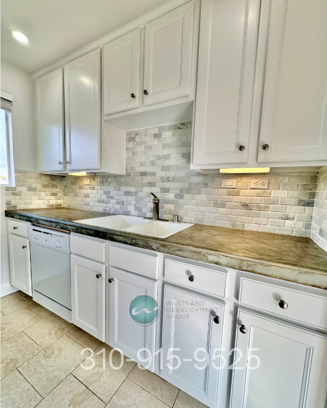 3166 S Barrington Ave in Los Angeles, CA - Building Photo - Building Photo