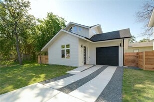 2401 E 17th St in Austin, TX - Building Photo