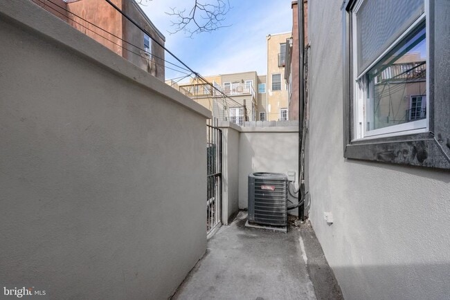 1830 Montrose St in Philadelphia, PA - Building Photo - Building Photo