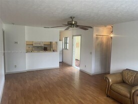 6553 SE Federal Hwy in Stuart, FL - Building Photo