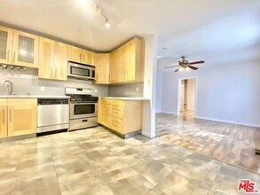 1154 W Edgeware Rd in Los Angeles, CA - Building Photo - Building Photo
