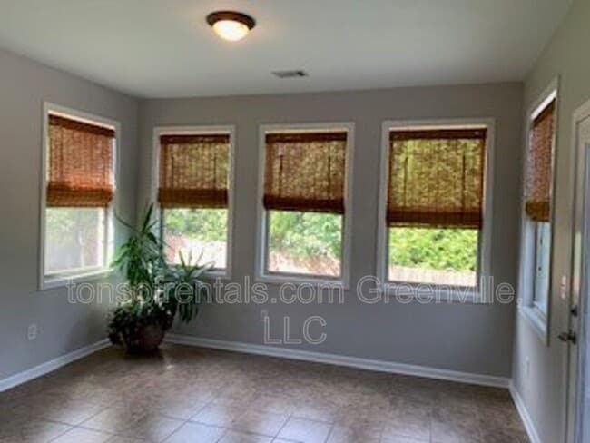 205 Silver Hawk Dr in Duncan, SC - Building Photo - Building Photo