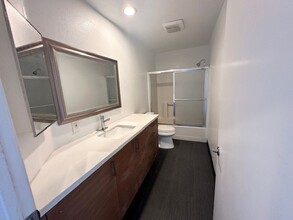 1234 N Las Palmas Ave in Los Angeles, CA - Foto de edificio - Building Photo