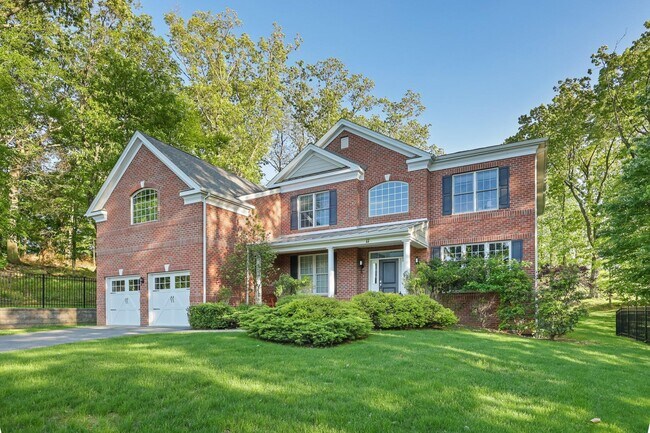 11 Fraydun Ln in Scarsdale, NY - Building Photo - Building Photo