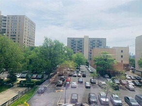 10 Huron Ave, Unit 4R in Jersey City, NJ - Foto de edificio - Building Photo