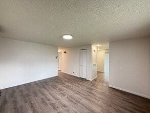 1075 56th Pl in Springfield, OR - Building Photo - Building Photo