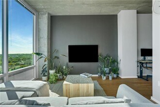 923 Peachtree St NE in Atlanta, GA - Building Photo - Building Photo