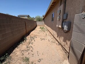 1021 E 24th St in Tucson, AZ - Foto de edificio - Building Photo