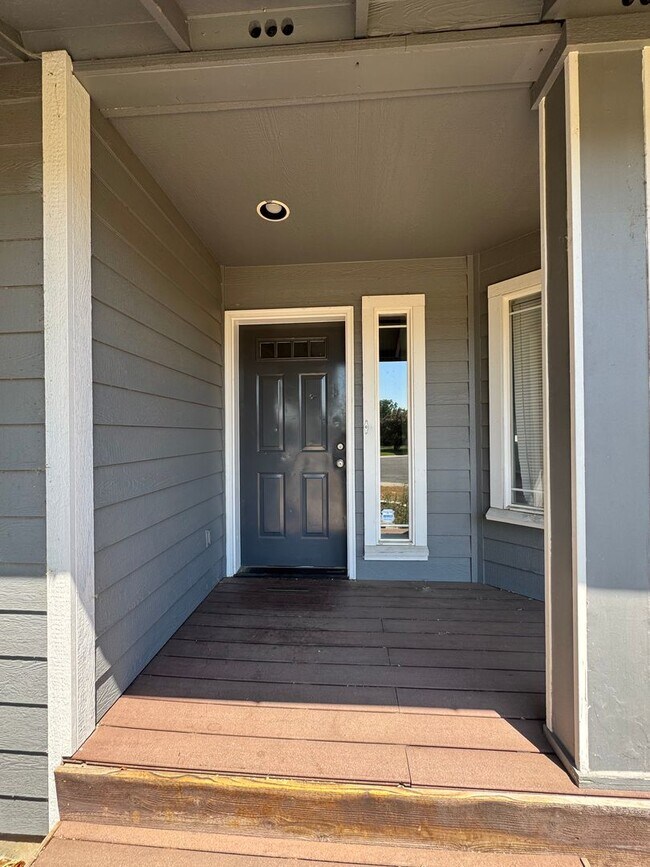 807 Acacia Ln in Ellensburg, WA - Foto de edificio - Building Photo