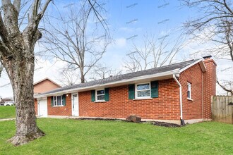 705 Peach Orchard Dr in West Carrollton, OH - Foto de edificio - Building Photo