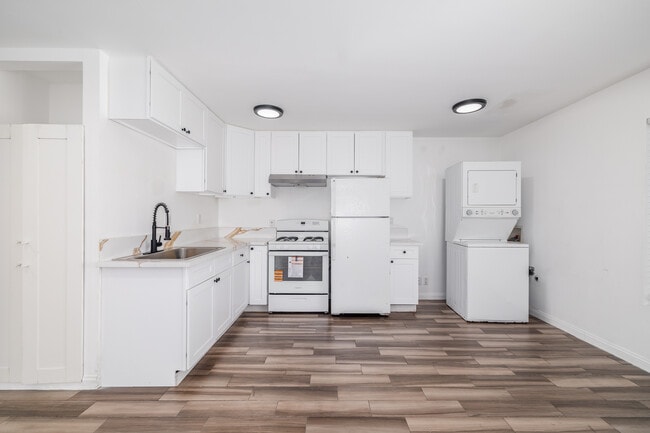 CATO in Torrance, CA - Building Photo - Interior Photo