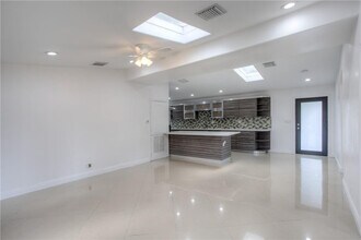 2493 Andros Ln in Fort Lauderdale, FL - Building Photo - Building Photo