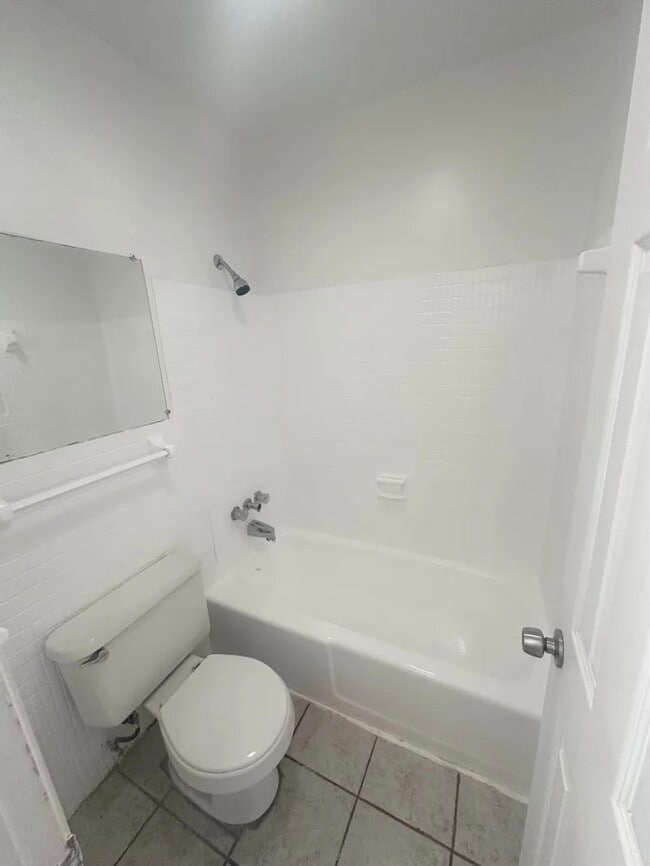 4151 NW 30th Terrace in Lauderdale Lakes, FL - Building Photo - Building Photo