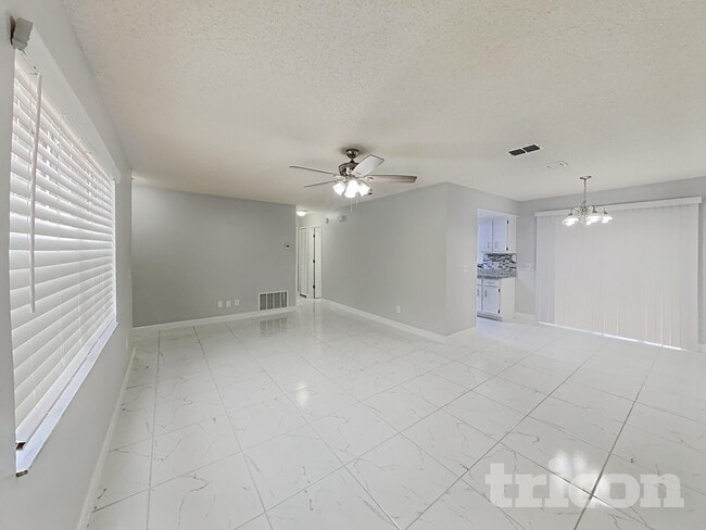 2550 Mill Run Blvd in Kissimmee, FL - Foto de edificio - Building Photo