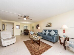 675 S Gulfview Blvd, Unit 902 in Clearwater, FL - Building Photo - Building Photo
