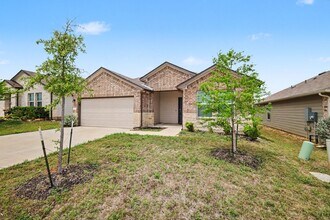 817 Pronghorn Trl in Seguin, TX - Building Photo - Building Photo