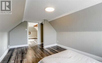 32-32 Lloyd St in Hamilton, ON - Building Photo - Building Photo