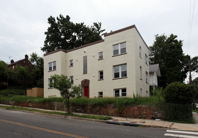 2801 R St SE in Washington, DC - Building Photo - Building Photo