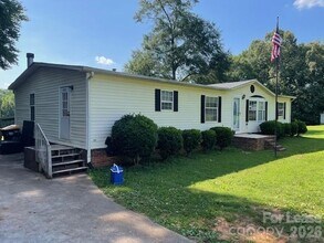 900 Grace Dr in Stanley, NC - Building Photo - Building Photo