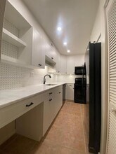 8335 SW 72nd Ave in Miami, FL - Building Photo - Building Photo