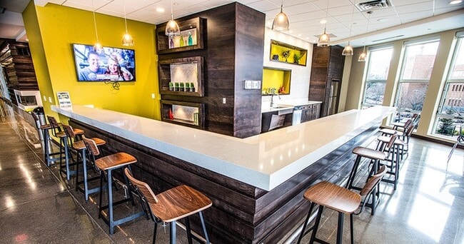 WaHu Apartments in Minneapolis, MN - Foto de edificio - Building Photo