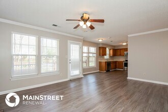 6002 Pecan Cove Ln in Charlotte, NC - Foto de edificio - Building Photo