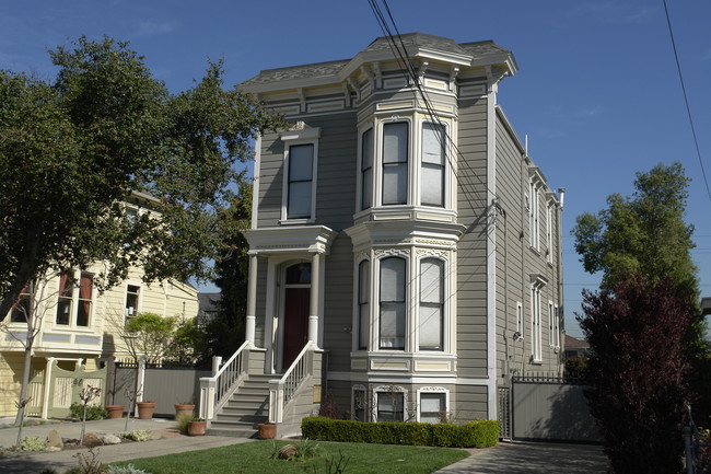 1567 Pacific Ave in Alameda, CA - Building Photo - Building Photo