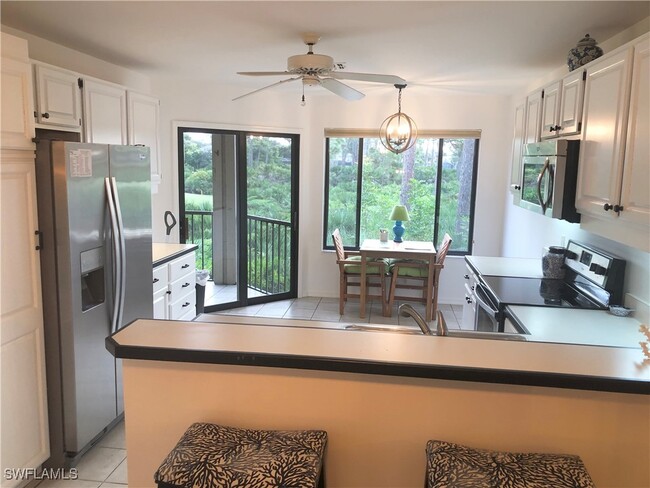 27121 Oakwood Lake Dr in Bonita Springs, FL - Building Photo - Building Photo