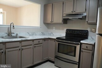84 Woodlake Dr in Evesham, NJ - Building Photo - Building Photo