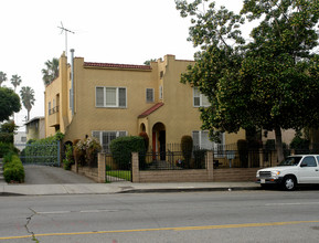 5428 Franklin Ave in Los Angeles, CA - Building Photo - Building Photo