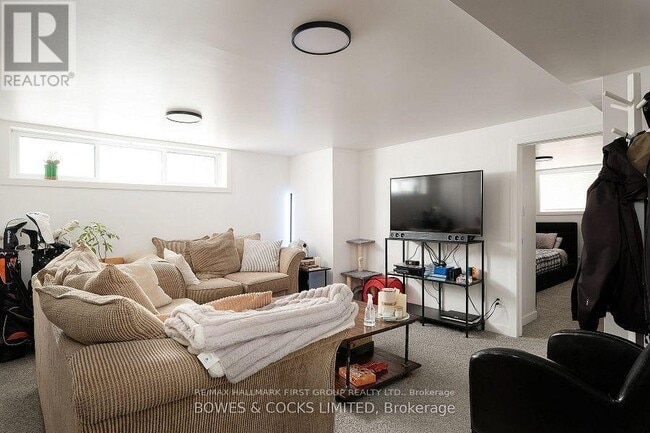 1443 Westbrook Dr in Peterborough, ON - Building Photo - Building Photo