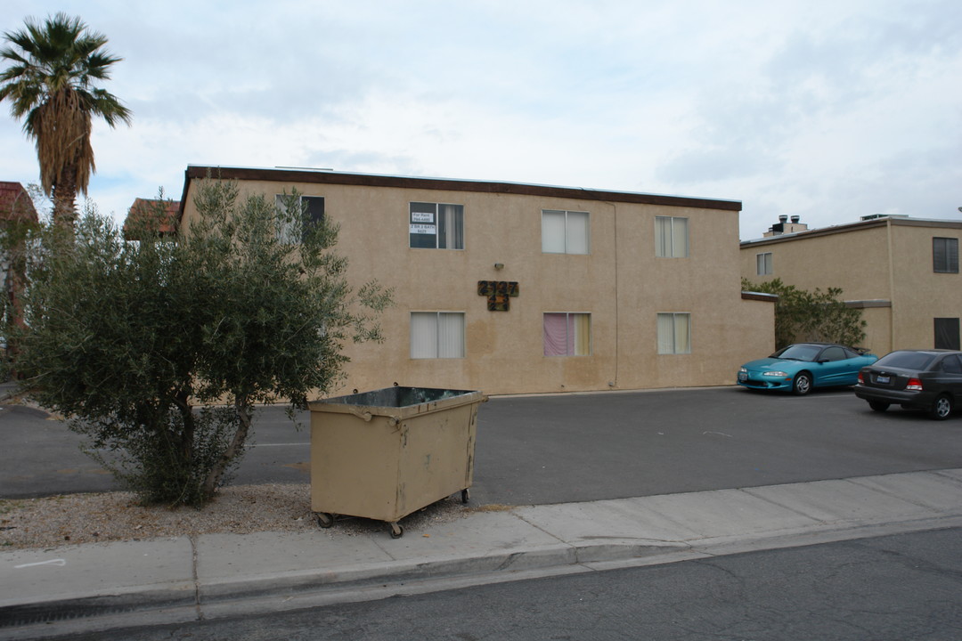 2137 Exeter Dr in Las Vegas, NV - Building Photo