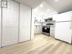 9 Truro Crescent in Toronto, ON - Building Photo - Building Photo