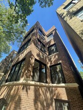 6527 N Newgard Ave, Unit 6527 - 2F in Chicago, IL - Foto de edificio - Building Photo