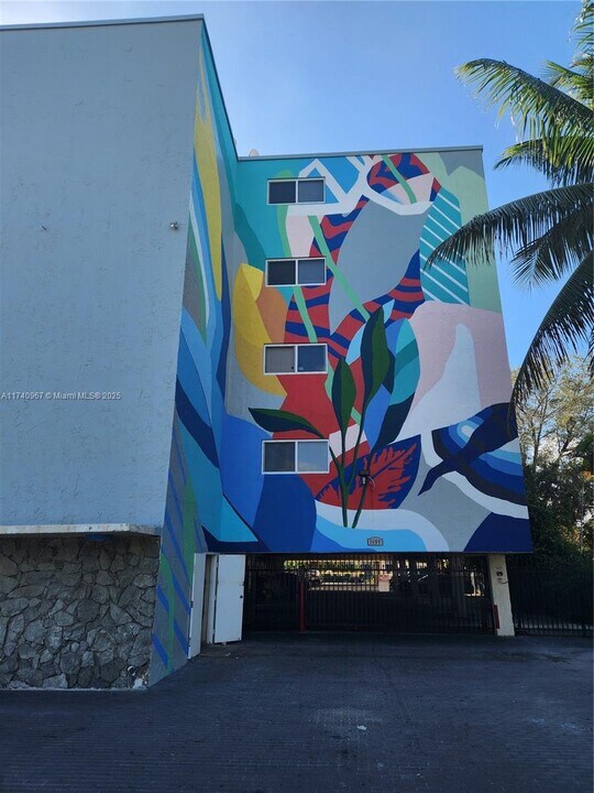 1660 NE 150th St-Unit -209 in Miami, FL - Foto de edificio
