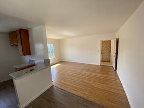 17825 Crenshaw Blvd, Unit 3 in Torrance, CA - Building Photo - Building Photo