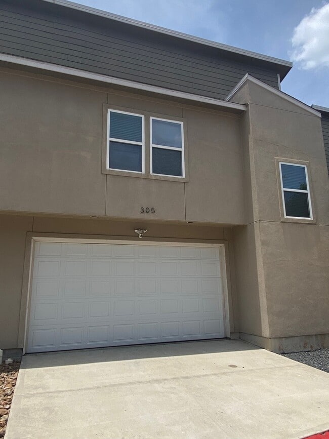 305 Felt Cir in Houston, TX - Building Photo - Building Photo