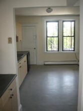 1682 Commonwealth Ave, Unit 3 in Boston, MA - Building Photo - Building Photo