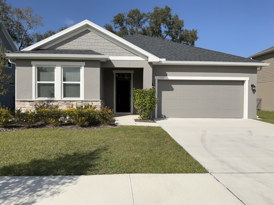 33889 Night Lily Dr in Zephyrhills, FL - Building Photo