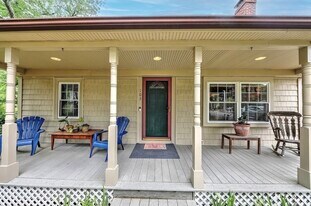 103 Walnut St in Mansfield, MA - Building Photo