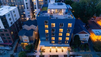 Track 66 Apartments in Seattle, WA - Foto de edificio - Interior Photo