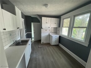 2048 W 95th St in Cleveland, OH - Building Photo - Building Photo