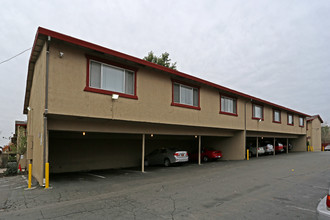 Garfield Village Apartments in Sacramento, CA - Building Photo - Building Photo