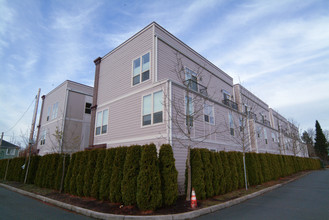 Sumner Brownstones in Portland, OR - Building Photo - Building Photo