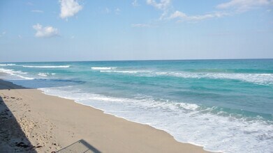 3450 S Ocean Blvd in Palm Beach, FL - Building Photo - Building Photo