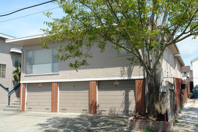 3234 Yosemite Ave in El Cerrito, CA - Building Photo - Building Photo