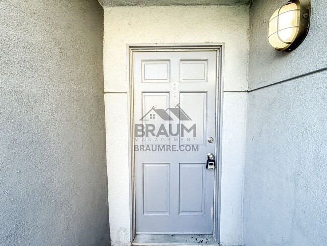 14257 Friar St in Los Angeles, CA - Building Photo - Building Photo