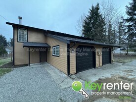 15909 18th Ave Ct E in Tacoma, WA - Building Photo